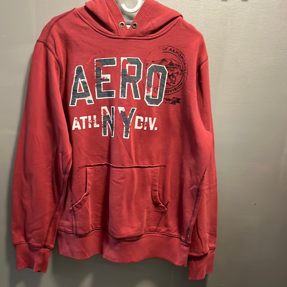 Aeropostale sweat shirt with hood maroon size L in perfect condition.